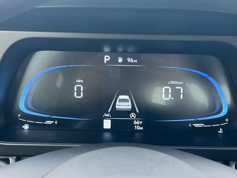 Used 2025 Hyundai Elantra SE image 30