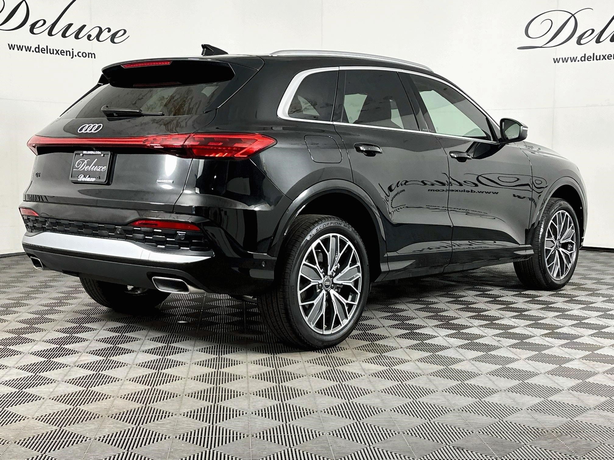 Used 2025 Audi Q5 Premium Plus AWD/4WD image 6