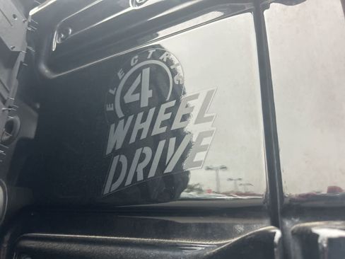 Used 2023 Jeep Wrangler Unlimited w/ Dual Top Group image 27