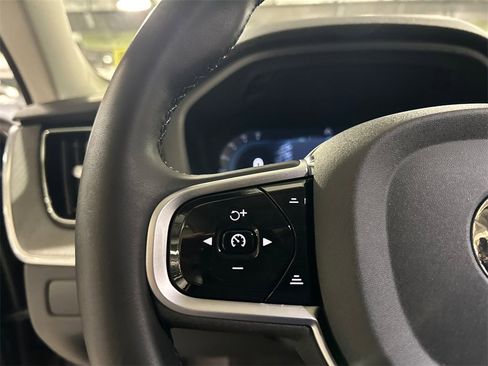 Certified 2025 Volvo XC60 B5 Plus image 15