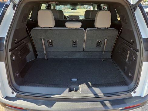 New 2026 GMC Acadia Elevation image 7