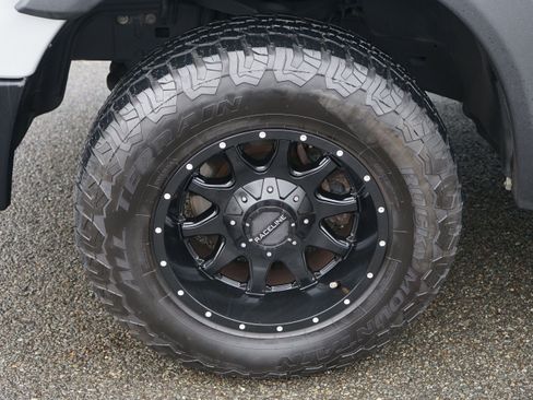 Used 2016 RAM 1500 Classic SLT AWD/4WD image 9