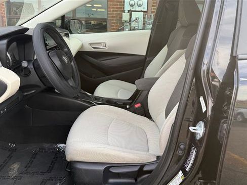 Used 2021 Toyota Corolla LE FWD image 27
