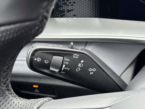 New 2026 Volkswagen Tiguan SE R-Line FWD image 15