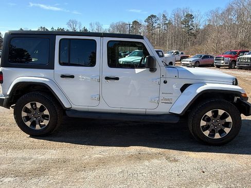 Used 2020 Jeep Wrangler Unlimited Sahara image 7