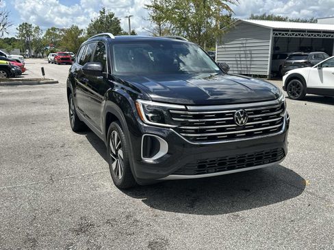 Used 2024 Volkswagen Atlas SEL AWD/4WD image 8