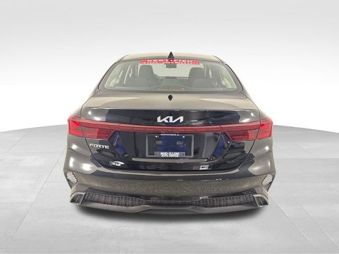 Used 2023 Kia Forte LXS w/ LXS Technology Package FWD image 6