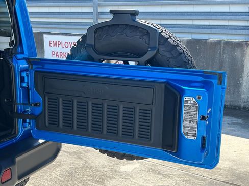 New 2024 Jeep Wrangler Unlimited Rubicon image 34