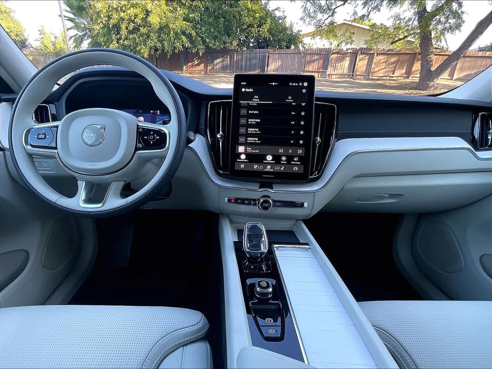 New 2027 Volvo XC60 T8 Ultra AWD/4WD image 7