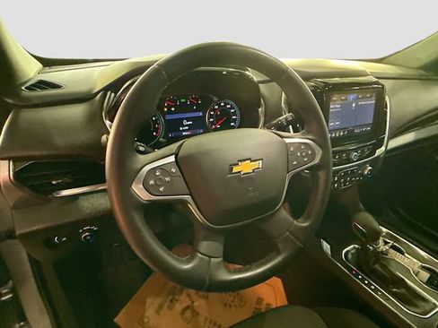 Used 2023 Chevrolet Traverse LT image 12
