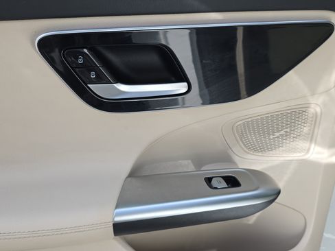 Used 2025 Mercedes-Benz C 300 Sedan image 13