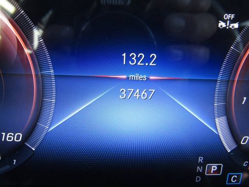 Used 2023 Mercedes-Benz GLB 250 4MATIC image 20