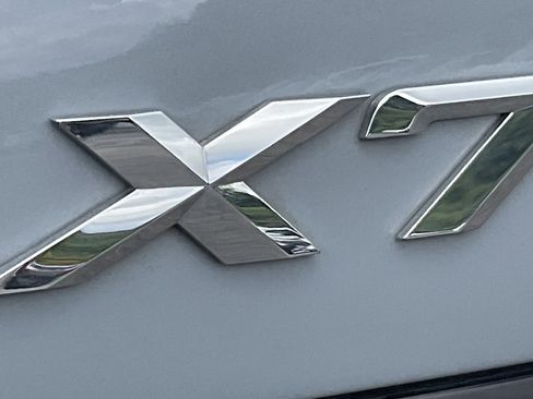Used 2023 BMW X7 xDrive40i w/ M Sport Package AWD/4WD image 7