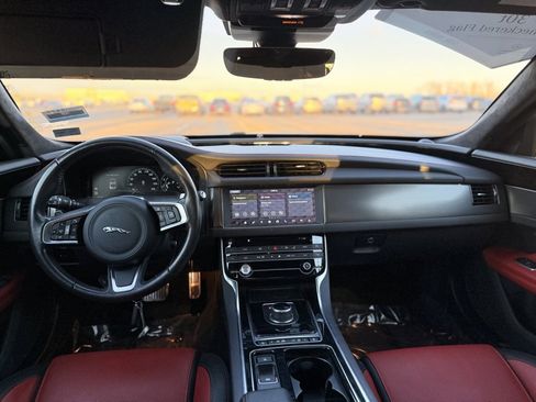 Used 2020 Jaguar XF Checkered Flag image 19