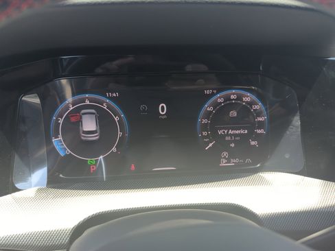 New 2025 Volkswagen Golf SE image 10