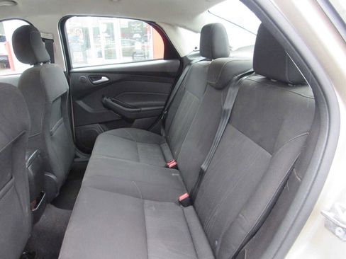 Used 2018 Ford Focus SE image 18