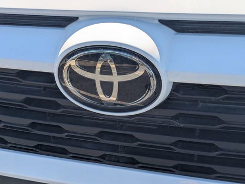 Used 2023 Toyota RAV4 XLE AWD/4WD image 11