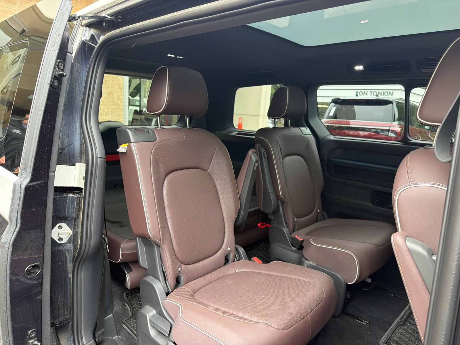 Used 2025 Volkswagen ID. Buzz Pro S Plus AWD/4WD image 7