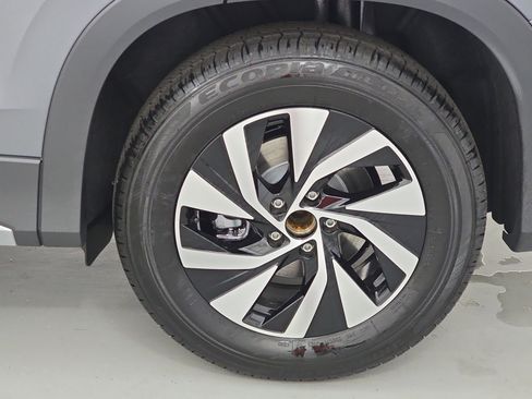 New 2025 Volkswagen Tiguan S image 32