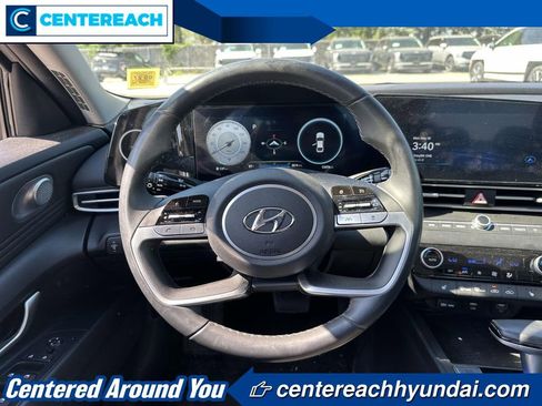 Used 2023 Hyundai Elantra SEL w/ Convenience Package FWD image 11