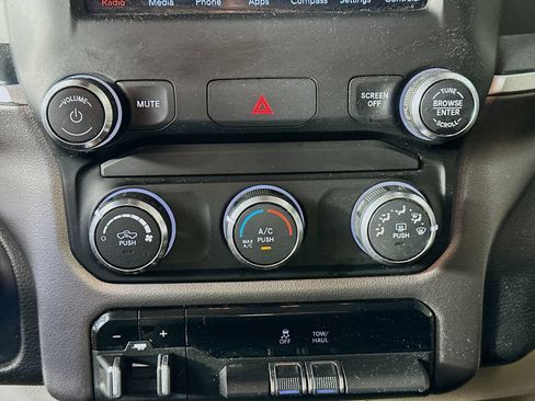 Used 2019 RAM 1500 Big Horn AWD/4WD image 15