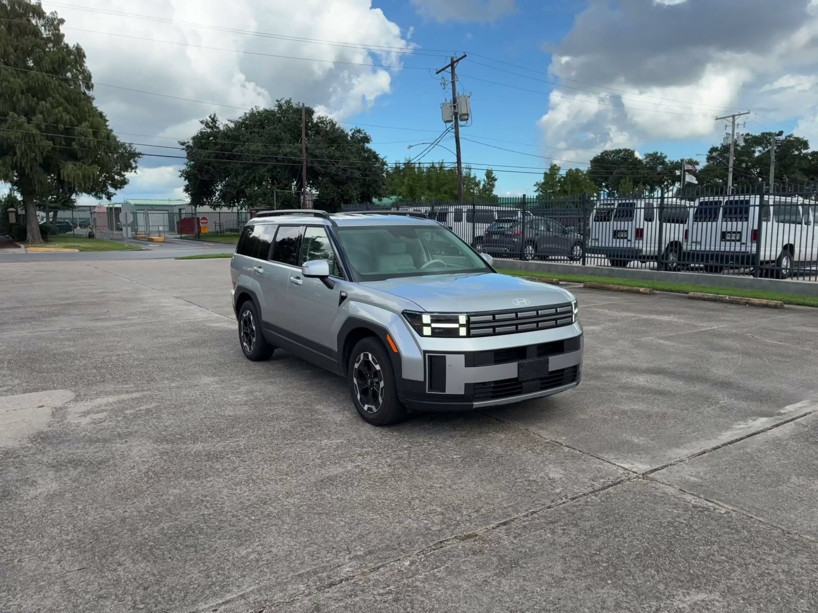 Used 2026 Hyundai Santa Fe SEL FWD image 3