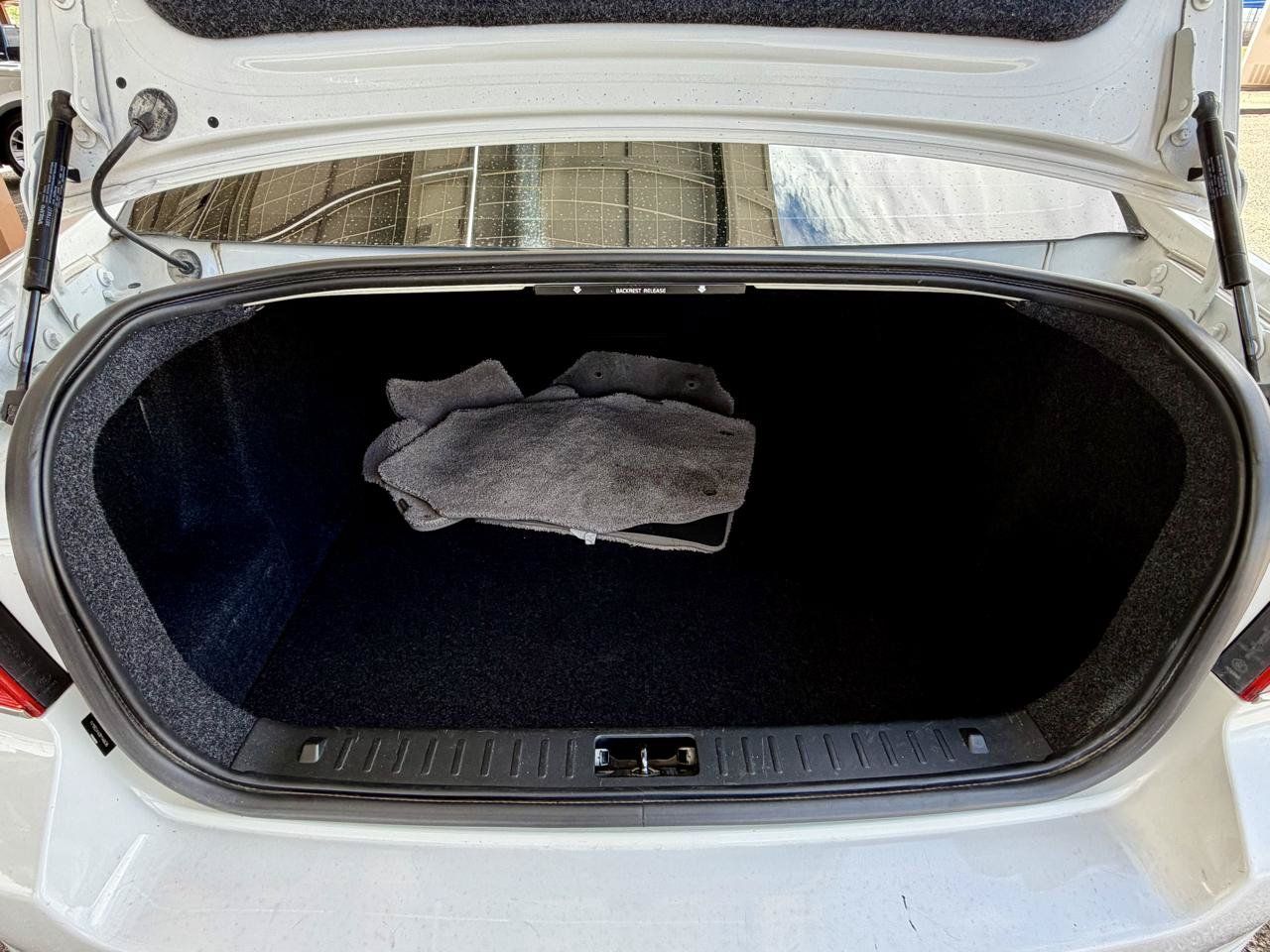 Used 2011 Volvo S80 3.2 w/ Inscription Pkg FWD image 11
