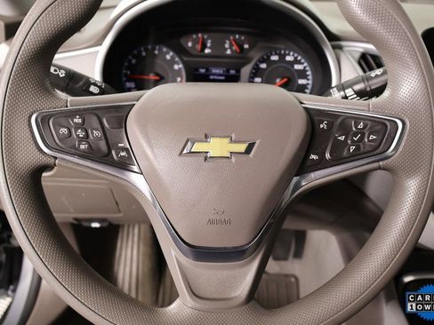 Used 2024 Chevrolet Malibu LT image 3