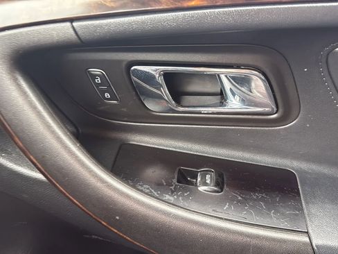 Used 2016 Ford Taurus Limited image 35