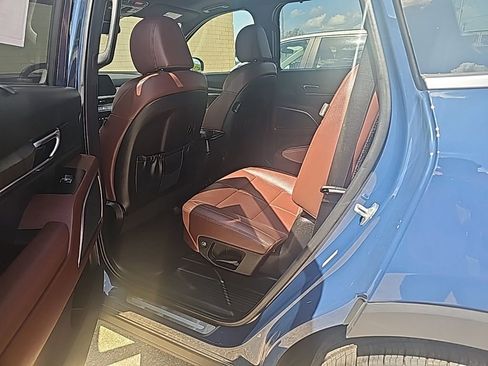 Used 2024 Kia Telluride SX image 6