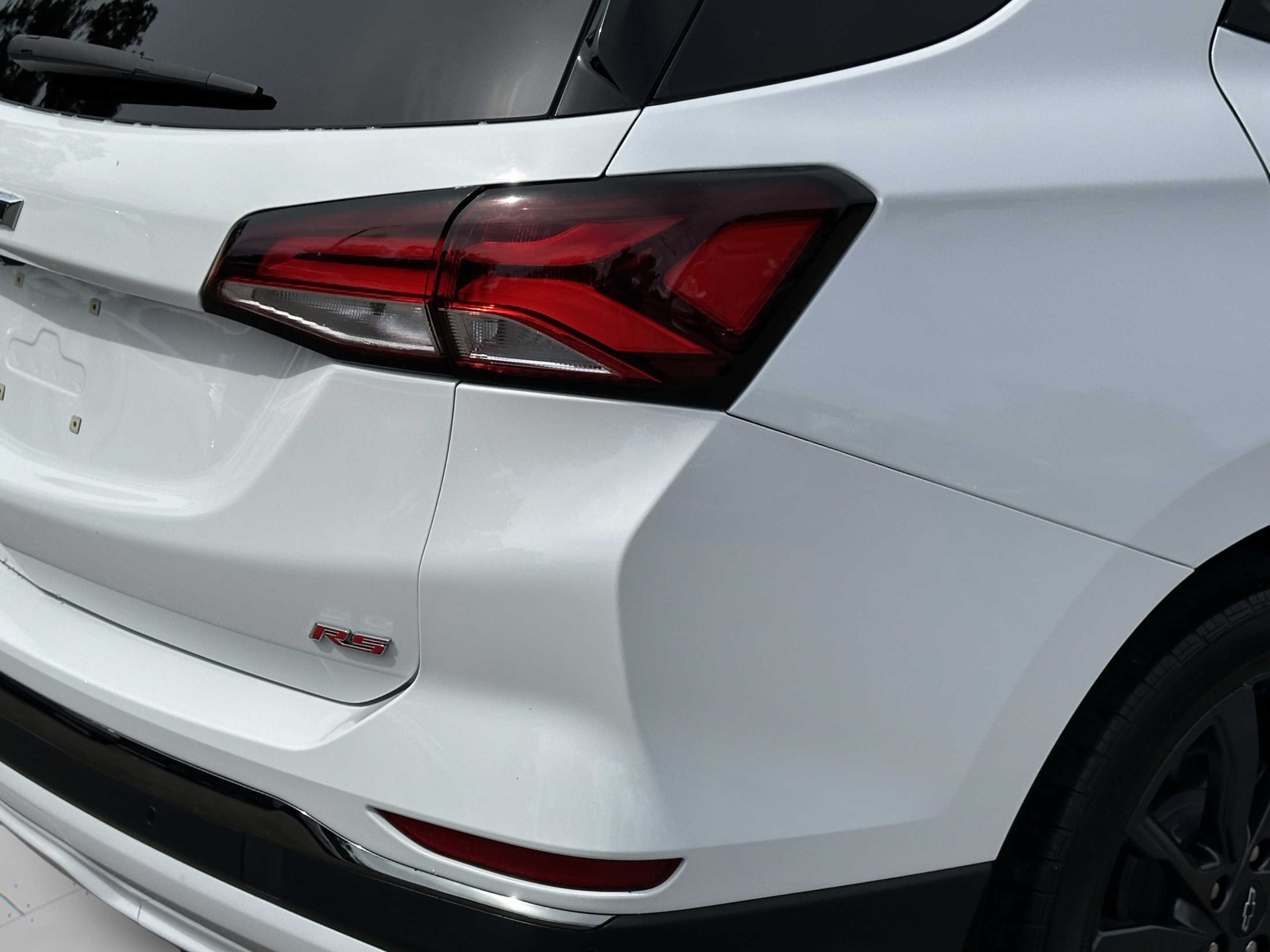 Used 2023 Chevrolet Equinox RS w/ RS Leather Package FWD image 39