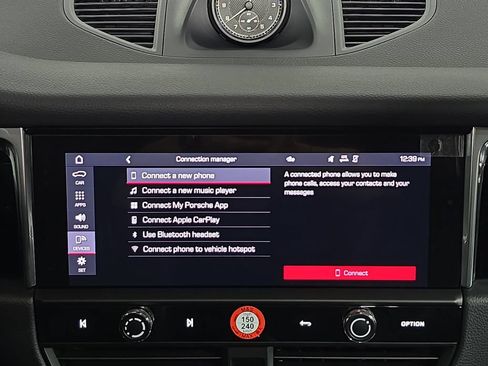 Certified 2026 Porsche Macan AWD/4WD image 17