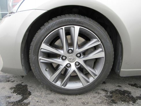Used 2018 Lexus IS 300 AWD image 18
