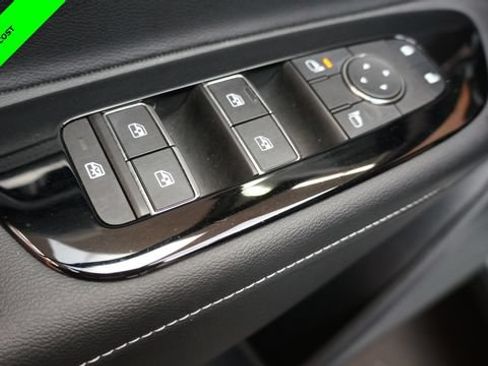 Certified 2025 Nissan Murano SV AWD/4WD image 28