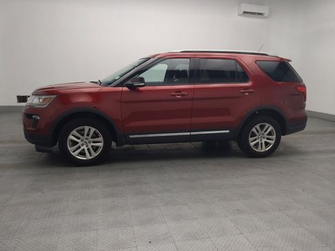 Used 2018 Ford Explorer XLT w/ Equipment Group 201A image 2