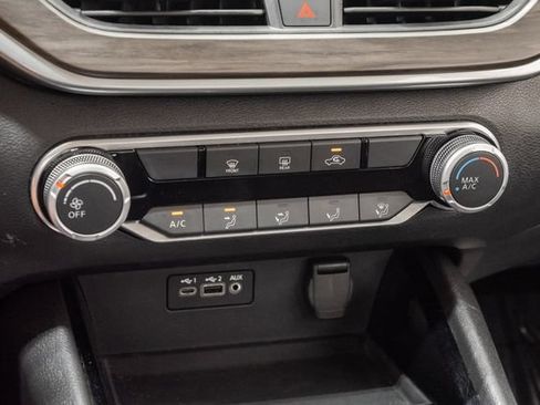 Used 2024 Nissan Altima 2.5 SV FWD image 18