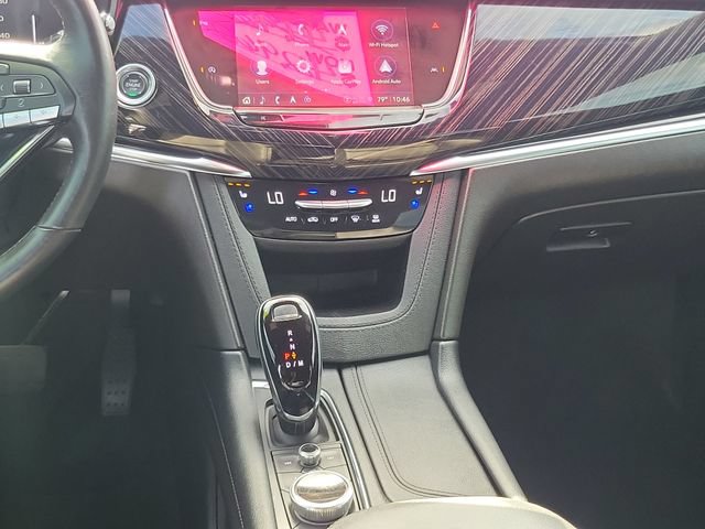 Used 2025 Cadillac XT6 Premium Luxury AWD/4WD image 33