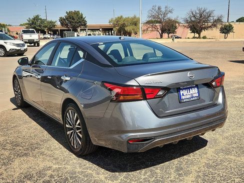 Used 2025 Nissan Altima 2.5 SV FWD image 3