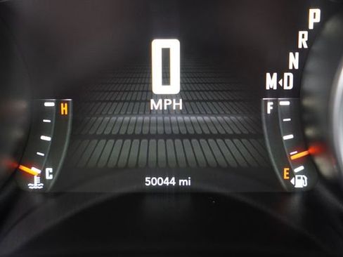 Certified 2016 Dodge Challenger R/T w/ Cold Weather Group image 28