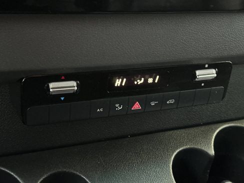 Used 2020 Mercedes-Benz Sprinter 2500 image 21