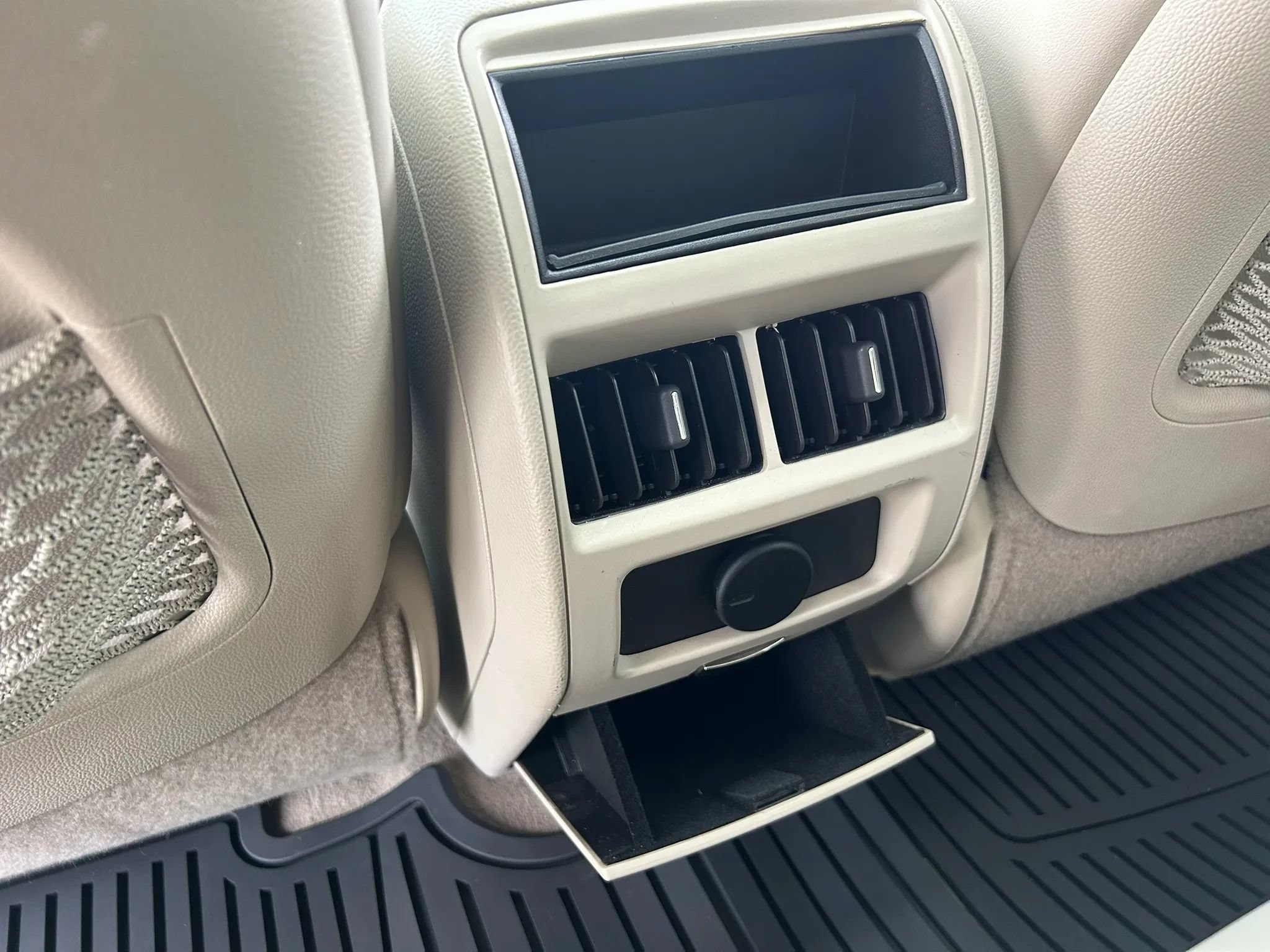 Used 2014 Cadillac SRX Premium FWD image 14