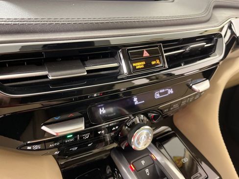 Certified 2023 Acura MDX SH-AWD w/ Advance Package image 34