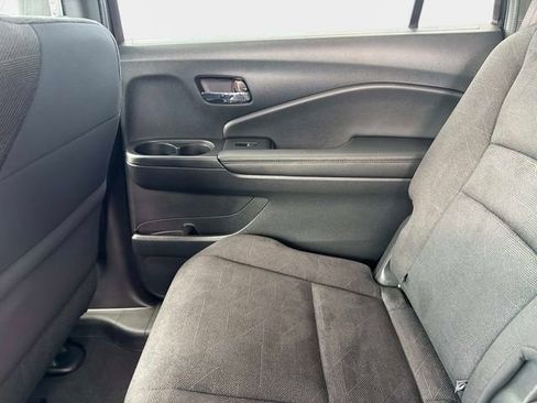 Used 2022 Honda Pilot Sport image 13