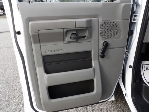 Used 2021 Ford E-350 and Econoline 350 Super Duty image 14