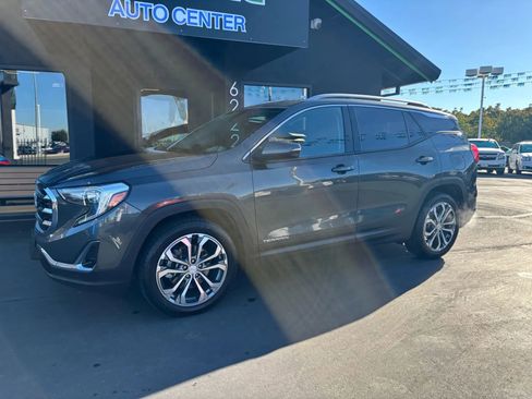 Used 2020 GMC Terrain SLT w/ Preferred Package image 4