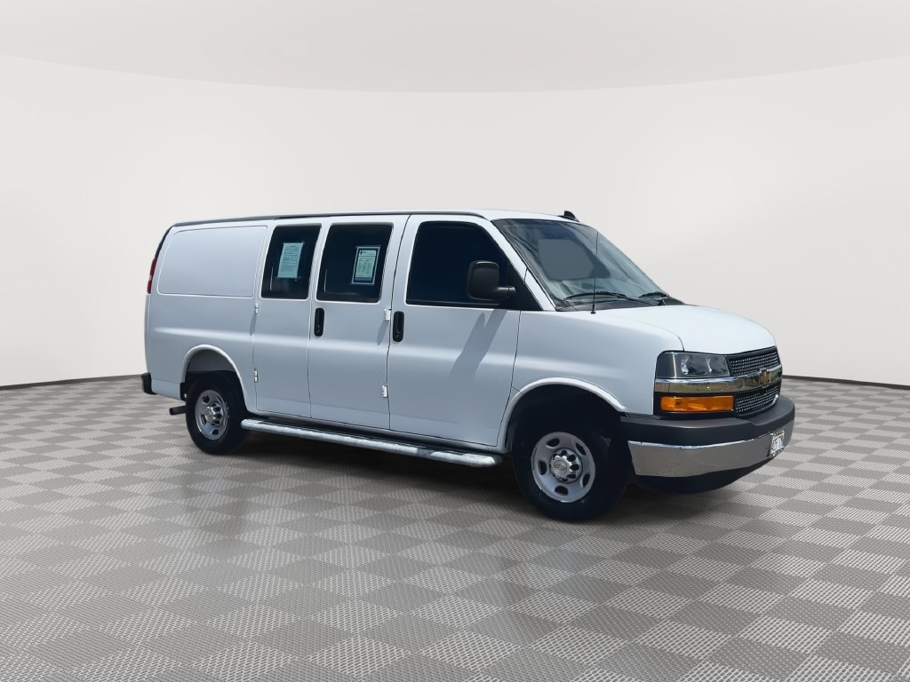 Used 2025 Chevrolet Express 2500 w/ Driver Convenience Package RWD image 2