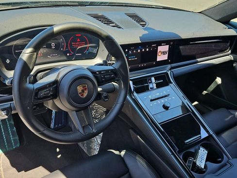 Used 2024 Porsche Panamera RWD image 9