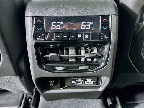 Used 2023 Jeep Grand Cherokee Overland w/ Adv Protech Group III AWD/4WD image 26