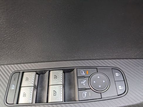 Used 2024 Mitsubishi Outlander SE image 13