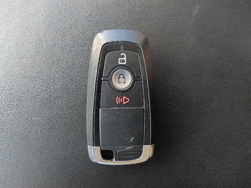 Used 2023 Ford Edge SEL image 32